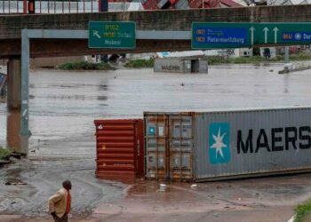 South Africa floods kill over 250 in Kwa-Zulu Natal