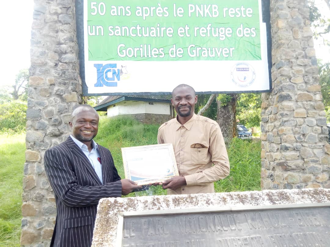 50éme Anniversaire du PNKB : Un plumiste primé, Janvier Barhahiga un journaliste engagé dans la protection de l’environnement