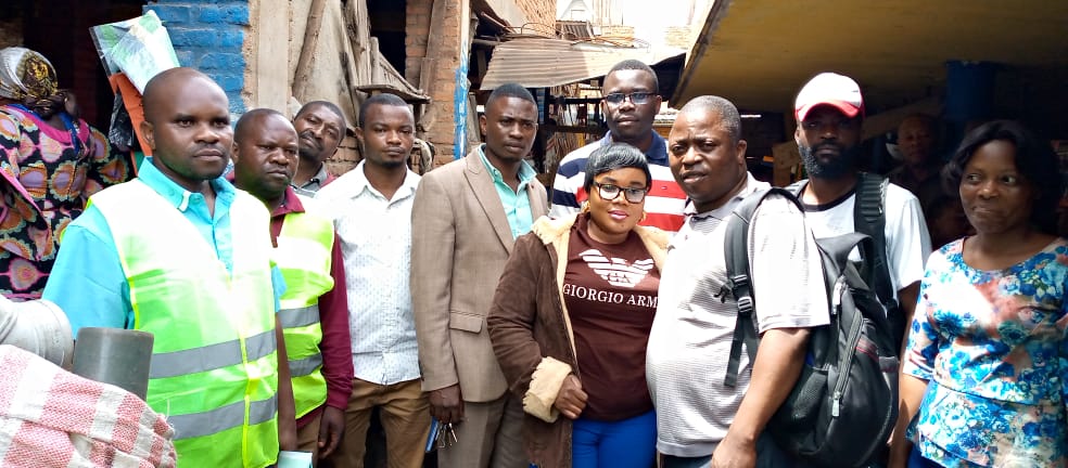 Bukavu-appui aux initiatives locales : ACRCAM promet sa contribution pour la construction d’un Eclalier du marché Nguba dans le quartier Nyalukemba.