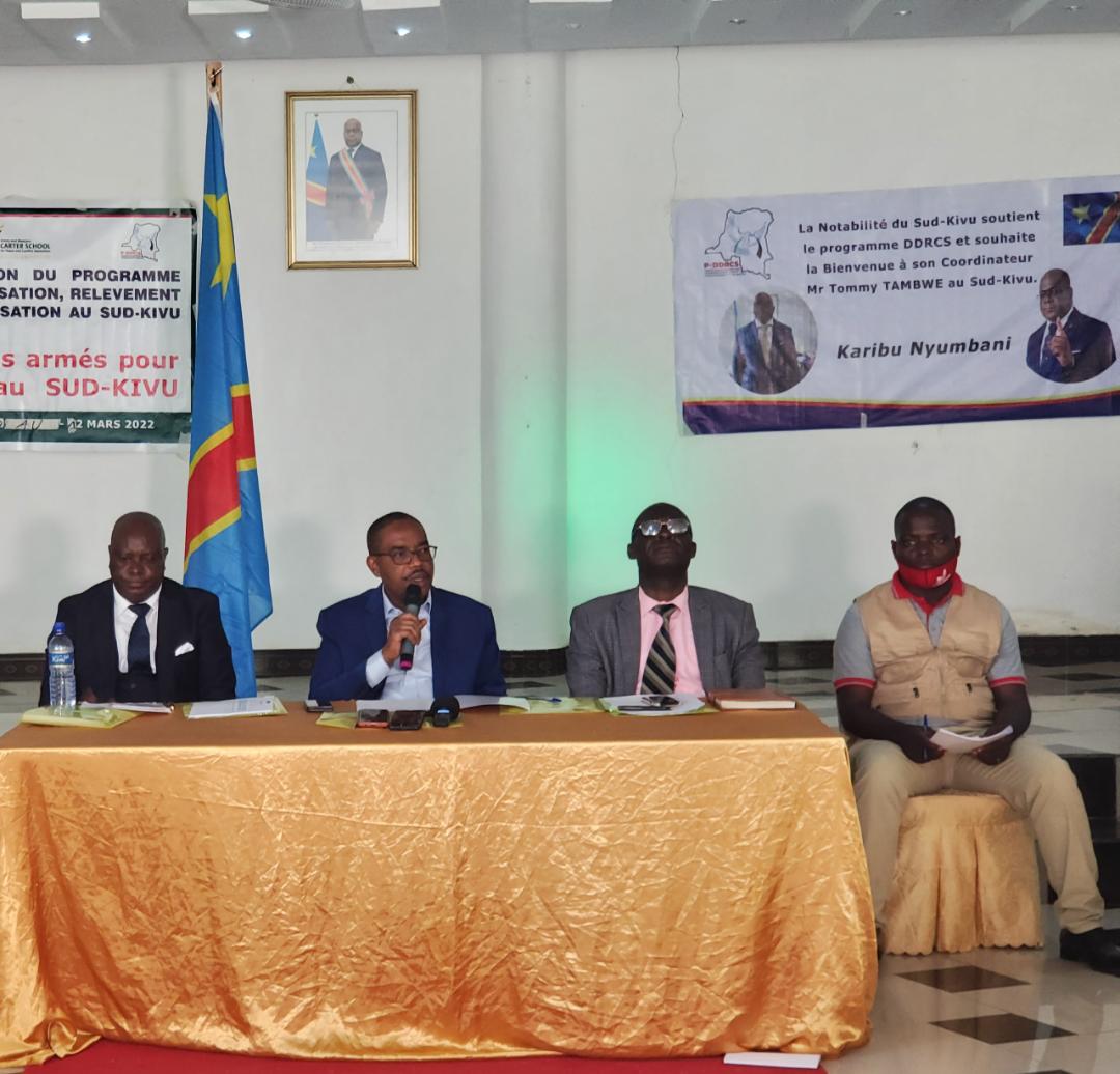 Sud-Kivu: Le Gouverneur Théo Ngwabidje Kasi lance les consultations en vue de la compréhension du processus DDRCS