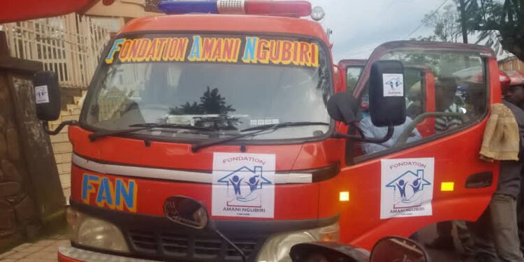 Bukavu: l’homme des actions concrètes, le député provincial Amani Ngubiri offre un camion anti incendie à la population