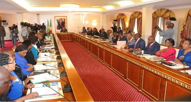 Hausse des produits pétroliers en RDC : le Gouvernement rassure l’opinion sur la situation de la crise pétrolière qui sévit présentement au pays.