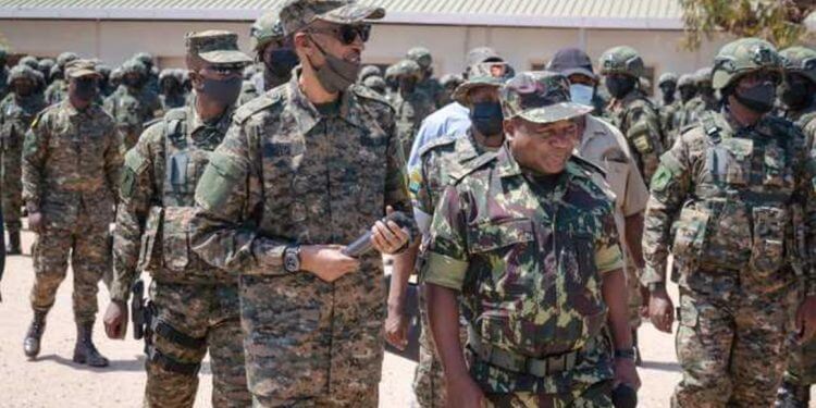 Museveni propose une force régionale pour contrer la menace terroriste au Mozambique