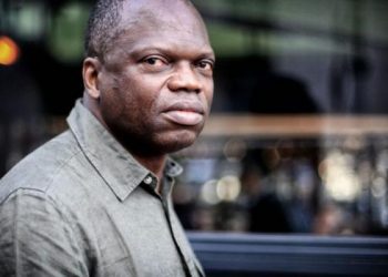 Kisangani: Des badauds réclament au Prof Alphonse Maindo de livrer des présumés Rwandais qu’il hébergerait dans sa résidence