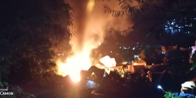 Bukavu/kadutu : une vingtaine de maisons incendiées au quartier Nkafu