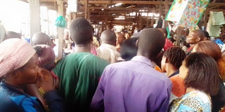 Bukavu : des vendeurs du marché Beach Muhanzi présentent leur ras-le-bol au comité réélu