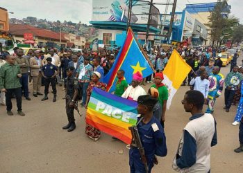 Sud-Kivu: des fidèles catholiques manifestent pour soutenir les FARDC  au front contre les rebelles du M23