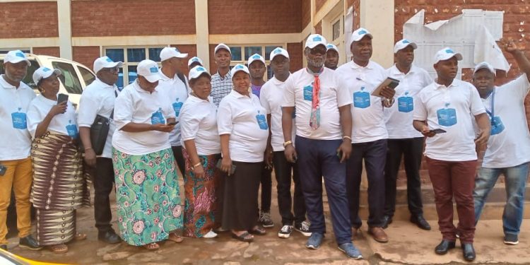 Sud-Kivu: la Ceni a organisé une caravane motorisée pour informer la population de la procédure de vote 