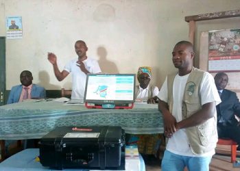 Kamituga : le centre d’enrôlement à l’EP kamituga française connaît un problème d’enregistrement : une seule machine dans ce centre.