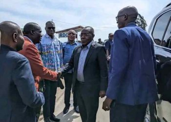Gilbert kabanda , ministre nationale de la défense se journée dans la ville d’uvia au sud-kivu.