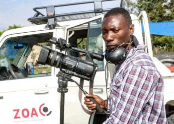 Sud-kivu : Destin Mushagalusa Brother John dit Djoshm reçoit un diplôme de distinction pour son soutien au projet RWINDJA MODE