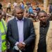Sud-Kivu: Le collectif des anciens agents du gouvernement provincial réclament leurs arriérés de 13 mois impayés auprès du gouverneur Théo Ngwabidje Kasi