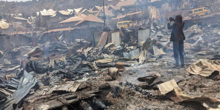 Bukavu : le Bourgmestre de Kadutu donne le bilan définitif des incendies survenus dans sa municipalité