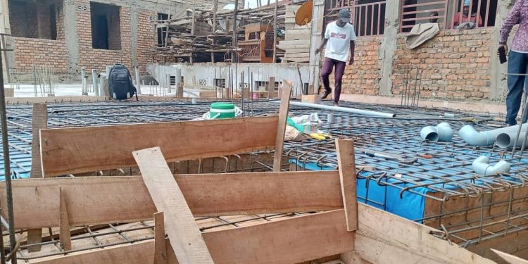 Bukavu: une Pierre portant le nom de Theo Ngwabidje Kasi est déjà érigée à Brasserie par la population,