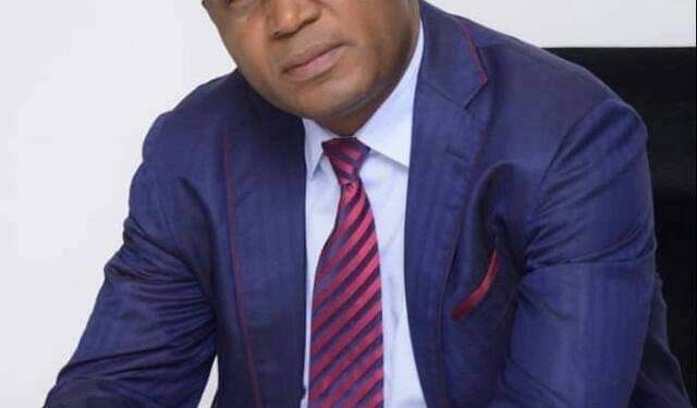 Kinshasa : la Cour des comptes demande à l’assemblée provinciale de sanctionner le gouverneur Gentiny Ngobila pour « incompétence notoire »