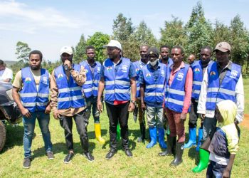 Sud-kivu : La Fondamu vient de distribuer les outils aratoires aux cantonniers de Kamisimbi à Walungu