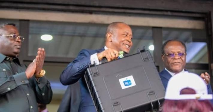 Mai-Ndombe : après l’incendie de son entrepôt, la CENI annonce le redéploiement des kits électoraux à Bolobo