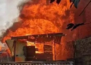 Mai-Ndombe : Quelques après l’incendie de l’entrepôt de la CENI à Bolobo l’administrateur réagit