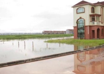 Environnement : les habitants de certains quartiers de la ville de Kinshasa ,voisins du fleuve Congo vident déjà leurs lieux par crainte du pire avenir