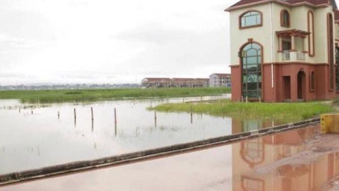 Environnement : les habitants de certains quartiers de la ville de Kinshasa ,voisins du fleuve Congo vident déjà leurs lieux par crainte du pire avenir