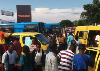 Sud-Kivu/Bukavu: Les chauffeurs des taxis dénonce l’absence des parkings à Bukavu.