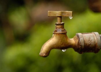 Pénurie d’eau potable à Bukavu: des habitants du chef-lieu du Sud-kivu, sillonnent les rues à la recherche de l’eau ce dernier temps.