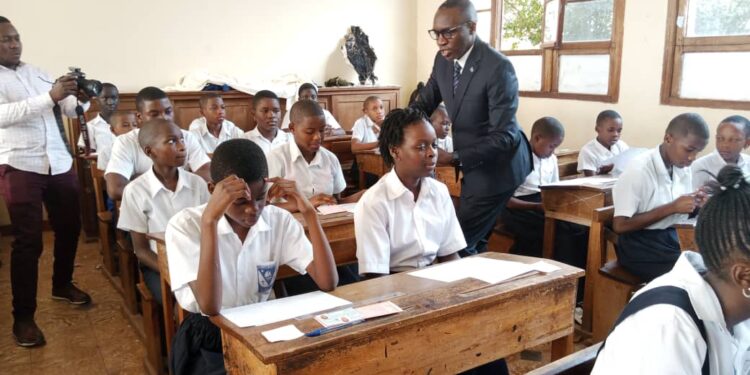 Sud-Kivu/Éducation: pour le chef de l’État, l’école primaire est la pépinière de ce beau pays. ( Marc Malago)