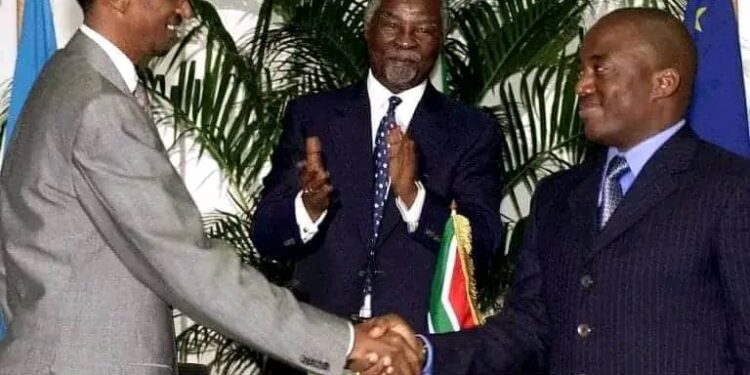 RDC -Rwanda :le 30 juillet 2002, Joseph Kabila et Paul Kagame signent, l’accord de Pretoria