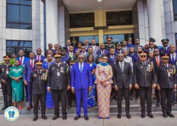 RDC : Face aux sanctions contre le pays de Paul Kagame Kamerhe éclair l’opinion
