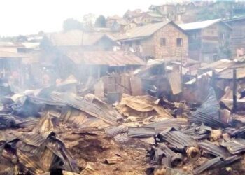 Sud-kivu : les présumés auteurs des incendies des maisons dans la ville de Bukavu sont aux arrêts.