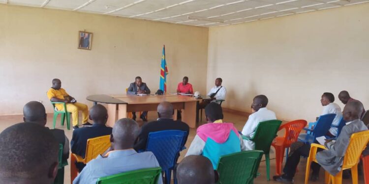Sud-Kivu :Tenue de la réunion organisée par le chef de secteur de Ngandja et certains chefs des villages ainsi que les capitats à Fizi Centre .