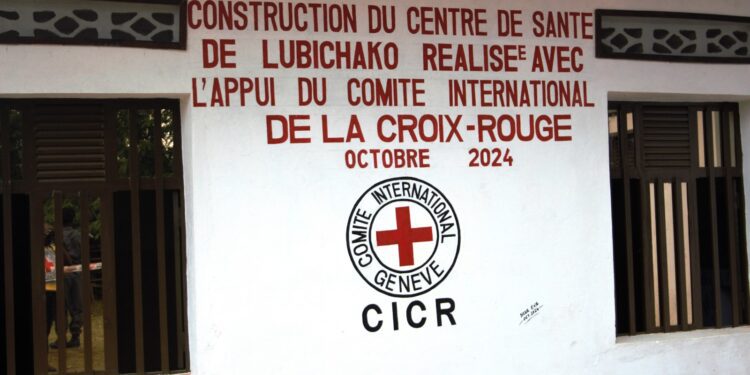 Sud-Kivu : Le Centre de santé Lubichako construit par le CICR a été officiellement remis à la communauté (Fizi).