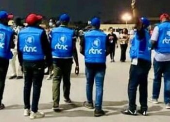 Les agents de la RTNC en sit-in devant la primature pour demander au gouvernement de respecter sa promesse