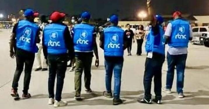 Les agents de la RTNC en sit-in devant la primature pour demander au gouvernement de respecter sa promesse