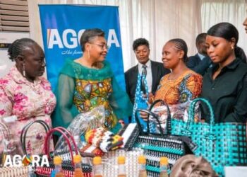 1ère Édition d’Agora : les femmes artisanes parmi les participantes, donnent leurs recommandations à la Première ministre Judith SUMINWA