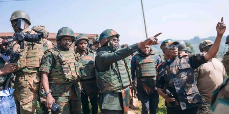 RDC: en mission stratégique au Nord-kivu, le VPM de la défense palpe du doigt la réalité sur la ligne de front 