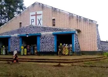 Kabare : Les prêtres de la Paroisse Saint Pie X à Murhesa, surpris en pleine réunion par l’entrée des bandits