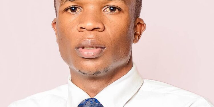 Albert Matabaro de l’ECIDé/Lamuka critique la coalition de Tshisekedi dans les consultations pour un gouvernement d’union nationale.