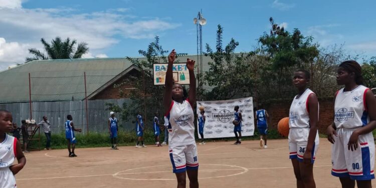 Sud Kivu : Clôture du Mois de la femme à Bukavu, les filles Basketteuses du Centre Jeunes Panzi appelées à rêver grand