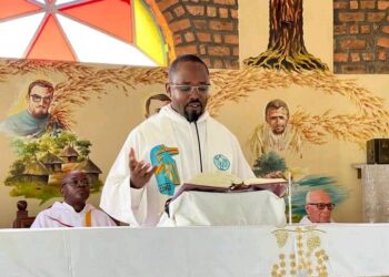 Église: Dimanche de la Divine Miséricorde à Bukavu, Le Père Bernard Cibambo Sx appelle les Chrétiens de la COCATH-UEA à la Miséricorde en toutes Circonstances