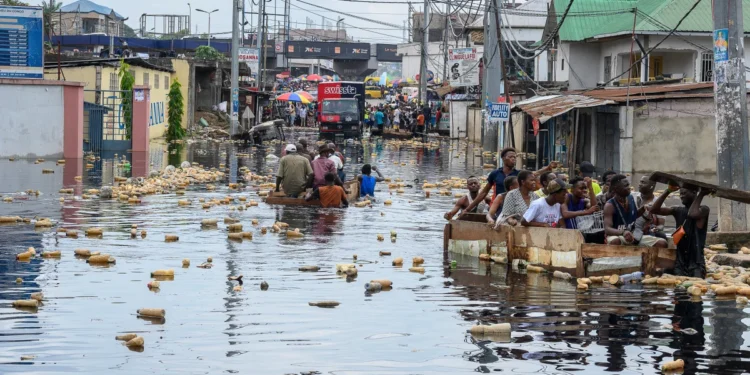 RDC : Le Canot de Secours du Gouvernement, une Déception pour les Habitants de Kinshasa Bloqués à Debonhomme