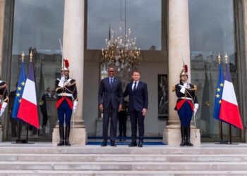 Paris : Rencontre entre le président Kagame et le président Emmanuel Macron