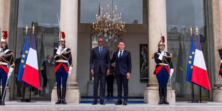Paris : Rencontre entre le président Kagame et le président Emmanuel Macron