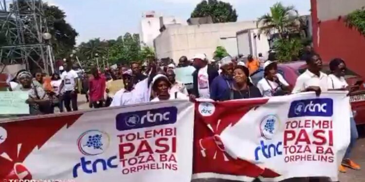 RDC : À Kinshasa, les agents de la RTNC protestent contre l’inaction du gouvernement