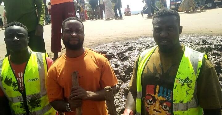 Bukavu: les Jeunes du Mouvement POMBA- SOLUTION s’engagent à lutter contre l’insalubrité dans la ville