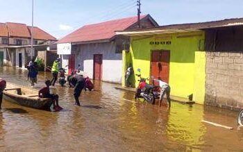 RDC : Kalemie submergée par les eaux après de violentes pluies  des centaines de maisons détruites, le port public inondé