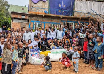 Bukavu: L’association de Jeunes Badilika assiste les enfants de l’orphelinat CROFEM à Bwindi