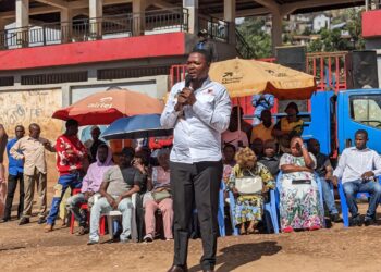 Bukavu/Kadutu: le Bourgmestre sous AFC-M23 en echange avec la Population de Cimpunda et Mosala