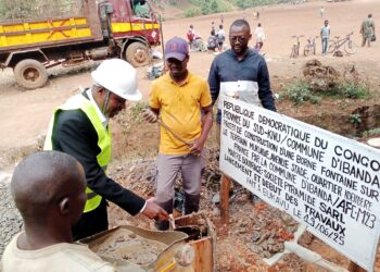 Bukavu: le Bourgmestre de la commune d’Ibanda sous l’AFC-M23 inaugure une borne fontaine à Mukukwe
