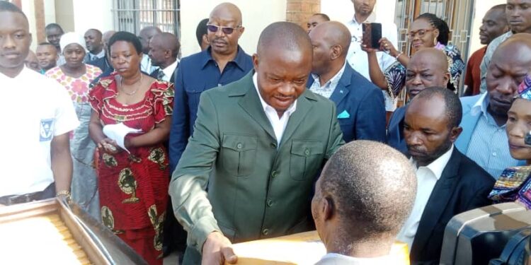 Bukavu : Le Gouverneur du Sud-kivu sous l’AFC-M23 appelle les élèves finalistes à l’excellence